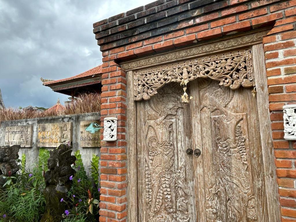 Jero Tumbuk Private Villa Selat Exterior photo